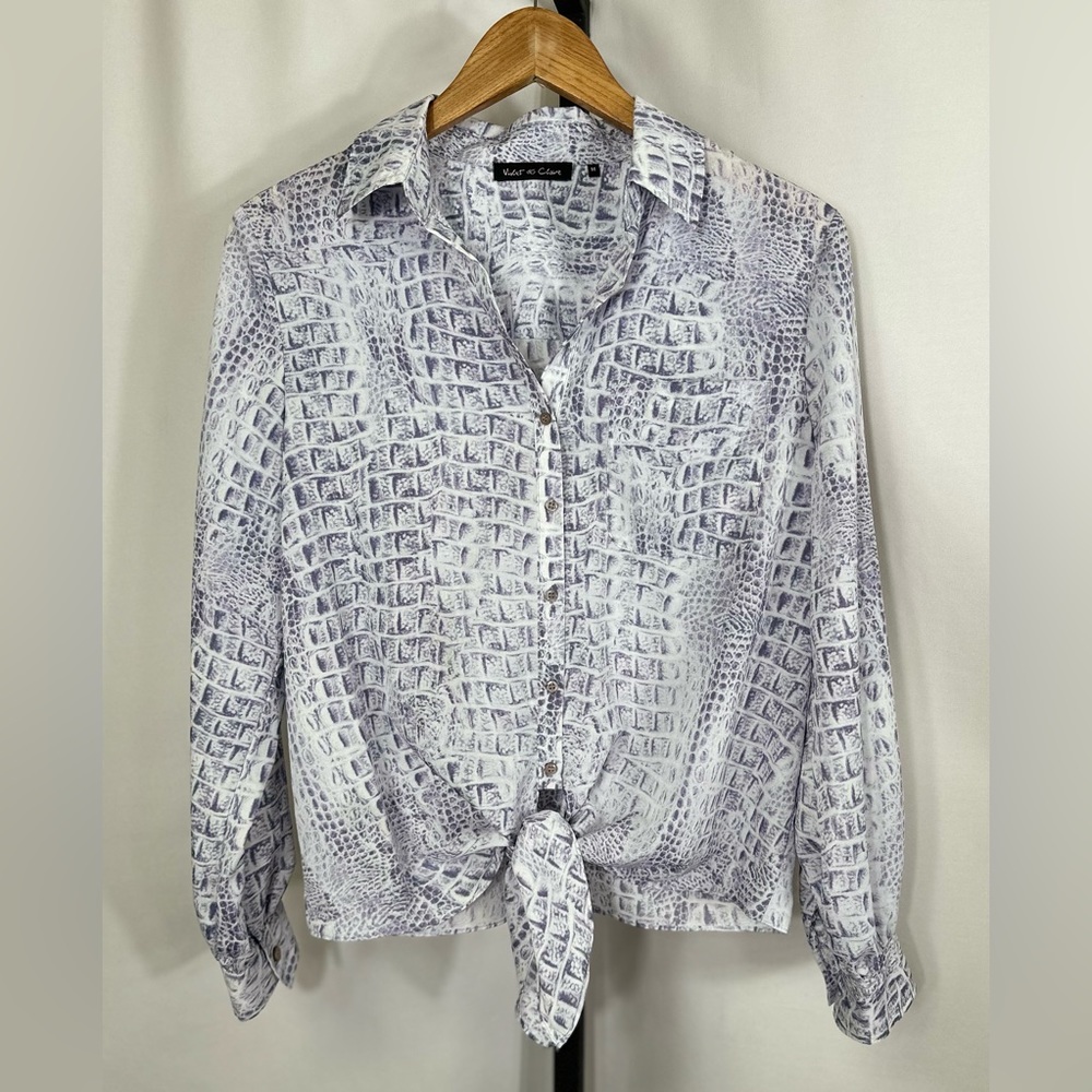 NWOT Violet & Claire Front Tie Lavender Crocodile Print Blouse Size Medium
